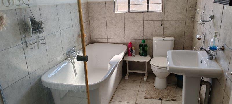 3 Bedroom Property for Sale in Nieuwoudtville Northern Cape